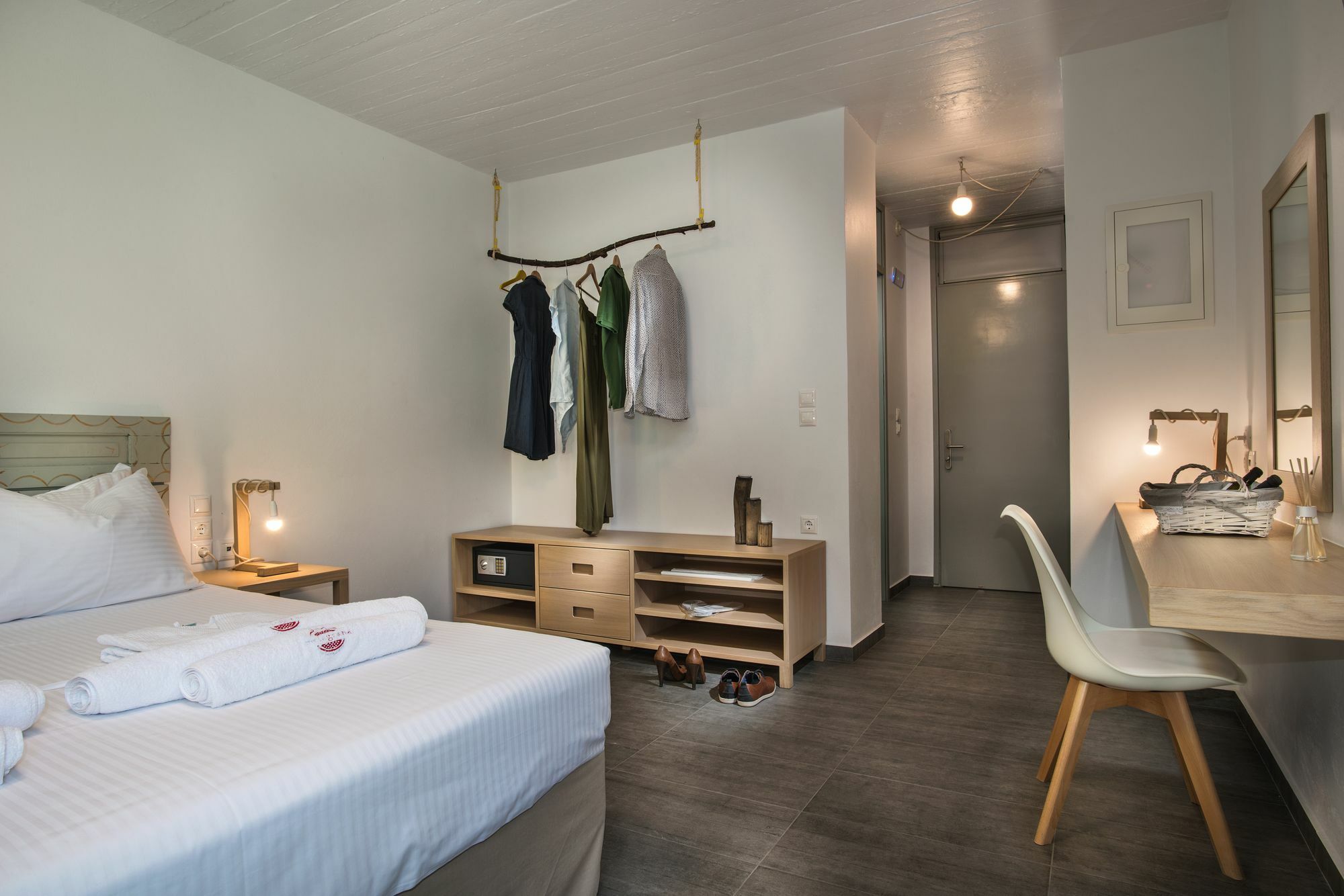Melagrana Aparthotel Adamantas  Bagian luar foto